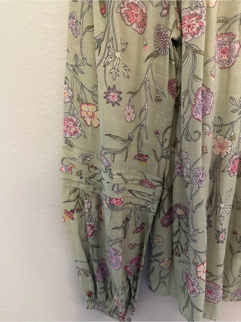 LC Sage Green Floral Peasant Blouse - Picture 4 of 4